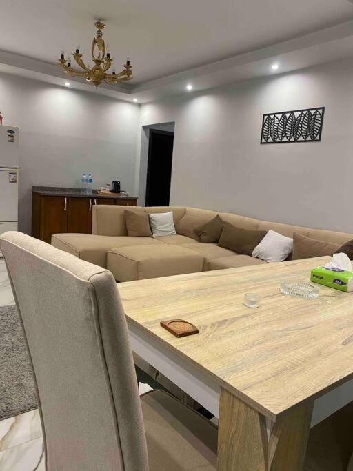 2br Modern Apartment *